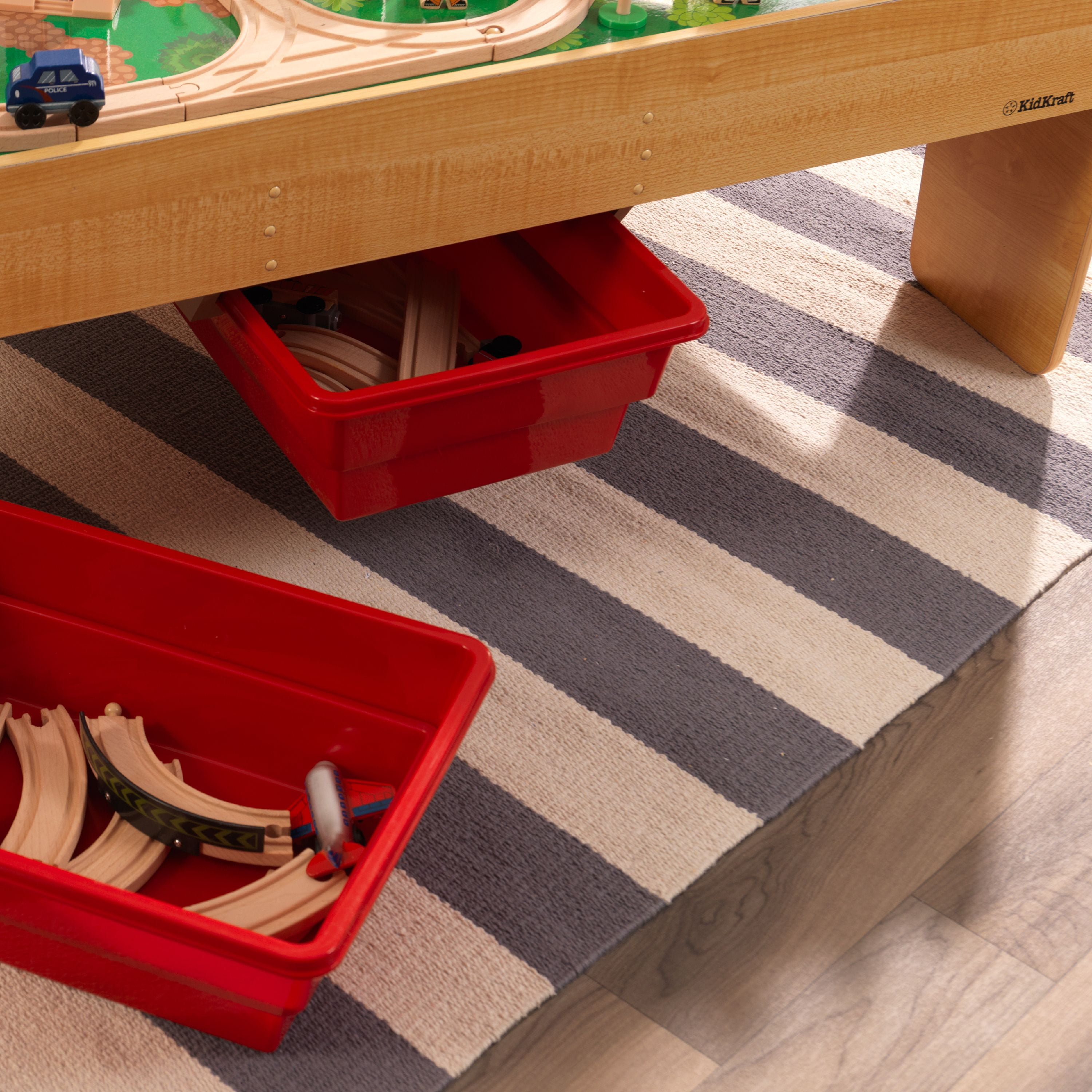 adventure town railway train set & table