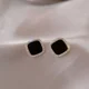 thumbnail image 2 of Pendientes cuadrados de resina negra con circonita de estilo coreano para mujer, pendientes geométricos elegantes de lujo, tendencias de moda, regalos de joyería 2024, 2 of 5