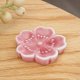 thumbnail image 3 of Elegantes palillos de cerámica con forma de flor de cerezo, cuchara para cenar, cuchillo y tenedor vertical, palillos con forma de flor de cerezo (juego de 6), 3 of 5