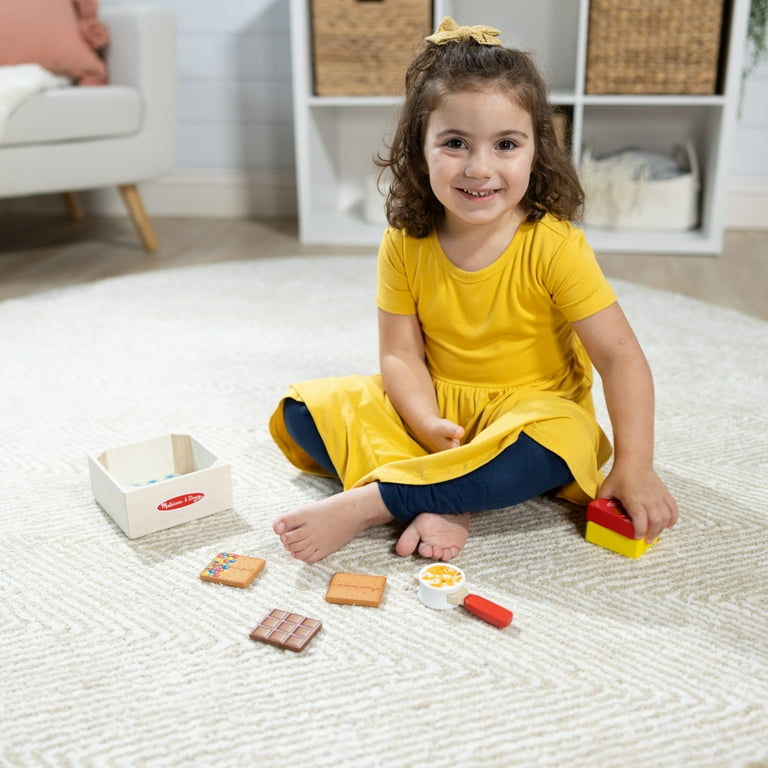 Melissa & Doug Wooden S'mores Picnic Play Food Set, Pretend