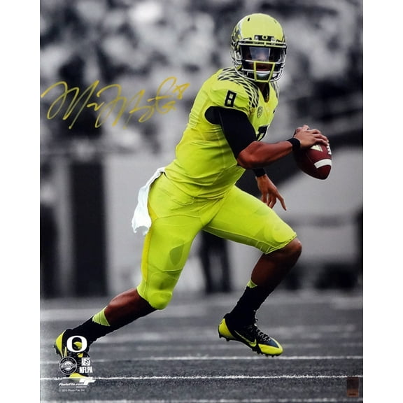 Marcus Mariota Autographed 16x20 Photo Oregon Ducks MM Holo 98160