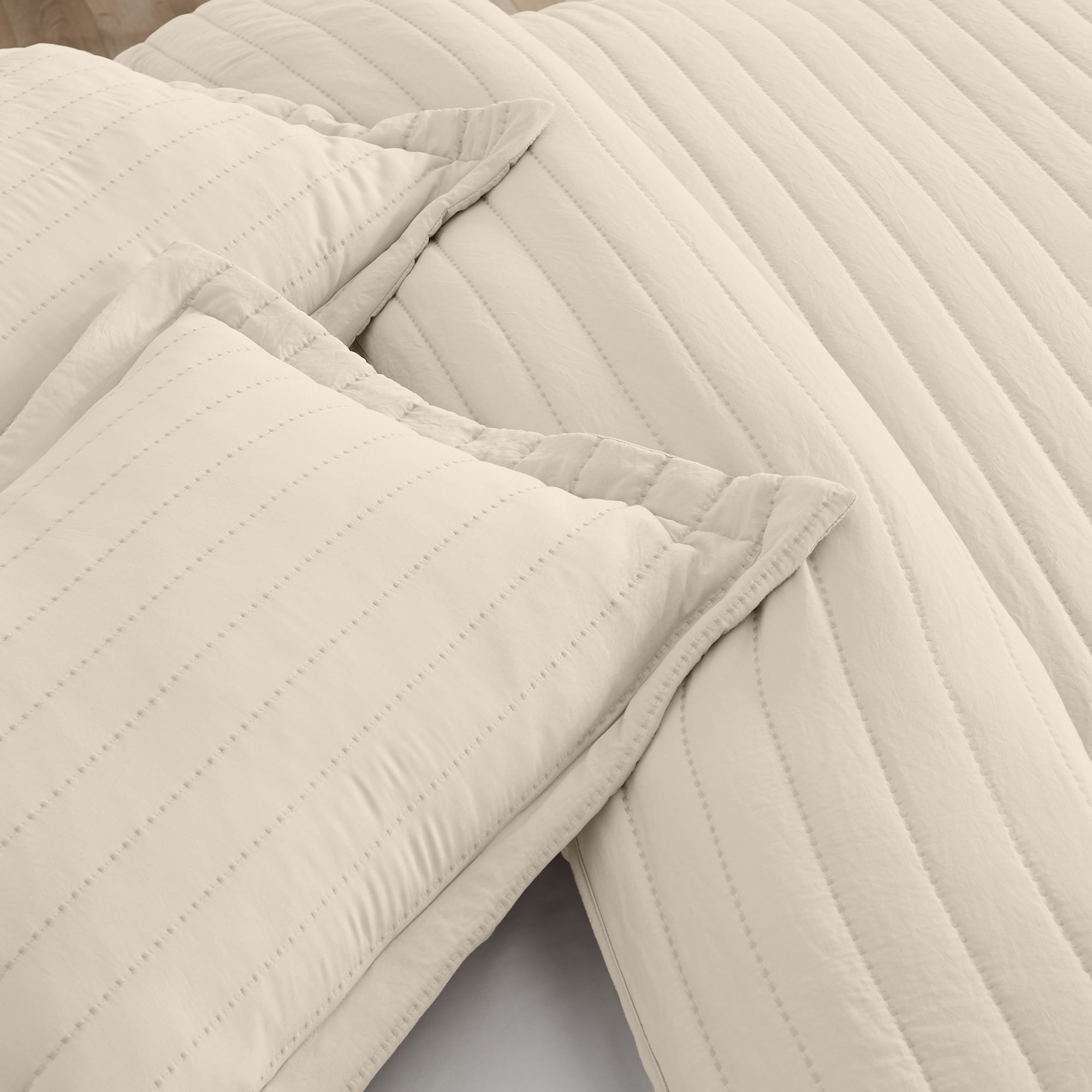 Great Bay Home Channel Stitch Modern Ribbed Reversible Quilt Set With Shams  (Twin, Natural (Sand))