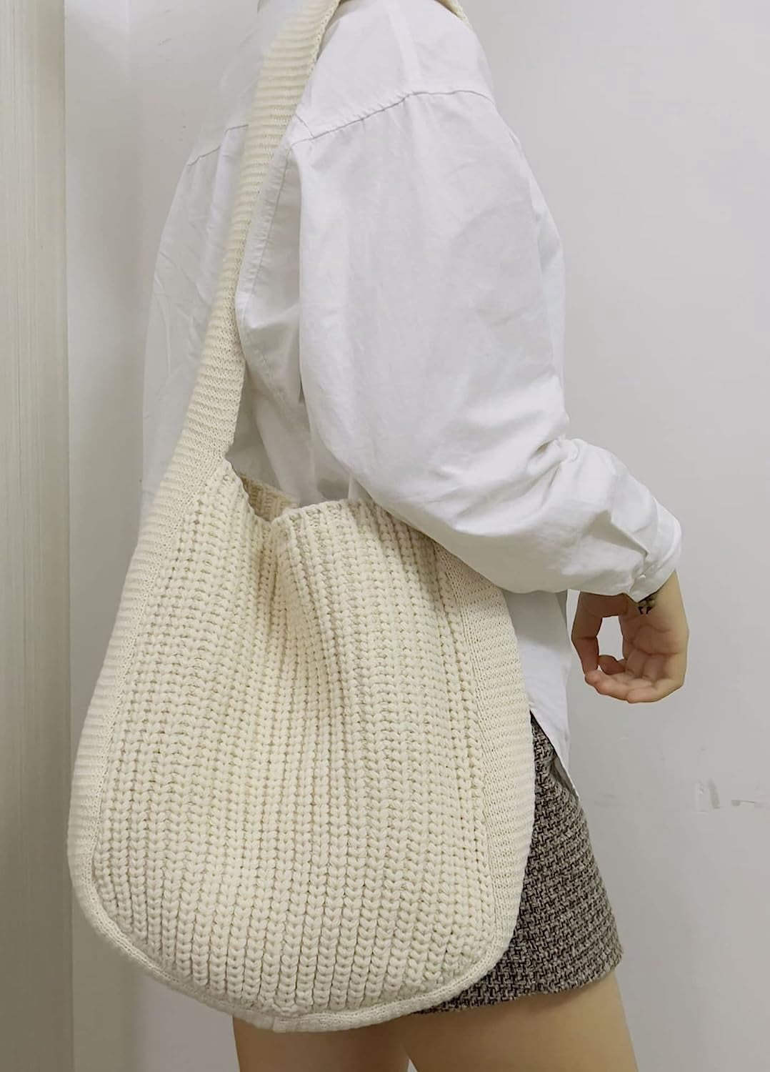 Kukuzhu Large Crochet Tote Bag for Women Casual Hobo Bag Shoulder Bag Retro Knitted Purses Handbag Beach Travel Tote Bag