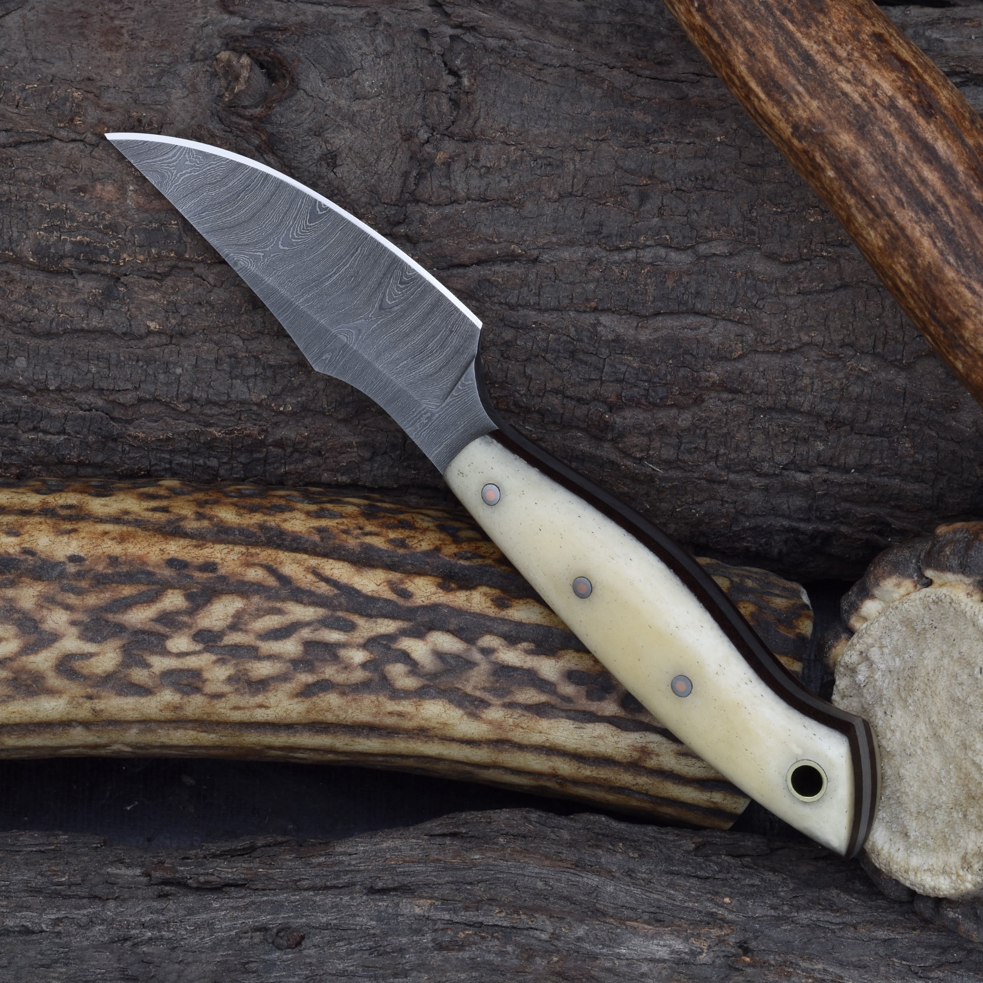 Knives Ranch Handmade EDC Fixed Blade Hunting Knife – Forged Damascus Steel – Natural Cattle Bone Handle – Horizontal Carry Sheath – Outdoor Cowboy Knife (3180-B)