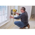 thumbnail image 4 of Clavadora de acabado DEWALT 20V MAX* XR recta 16GA (DCN662B), 4 of 9