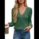 thumbnail image 2 of Camiseta Informal de Larga con Cuello en V y para Mujer, Color Liso Verde XL, 2 of 9