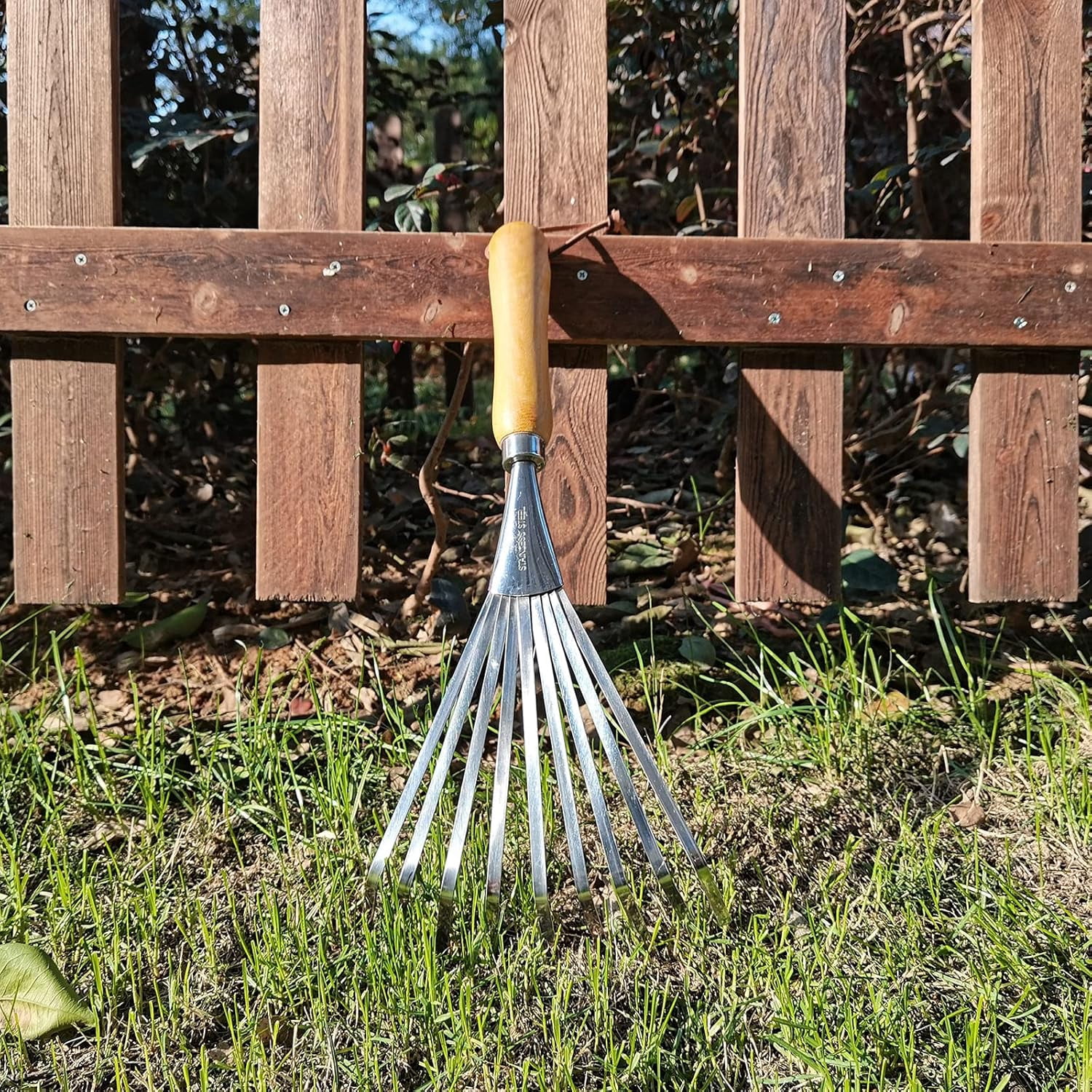 Hand Rakes, Garden Stainless Steel Hand Rake Soil Tiller with Ergonomic Handle, Leaf Rakes for Gardening, Yard Flower Beds Tool