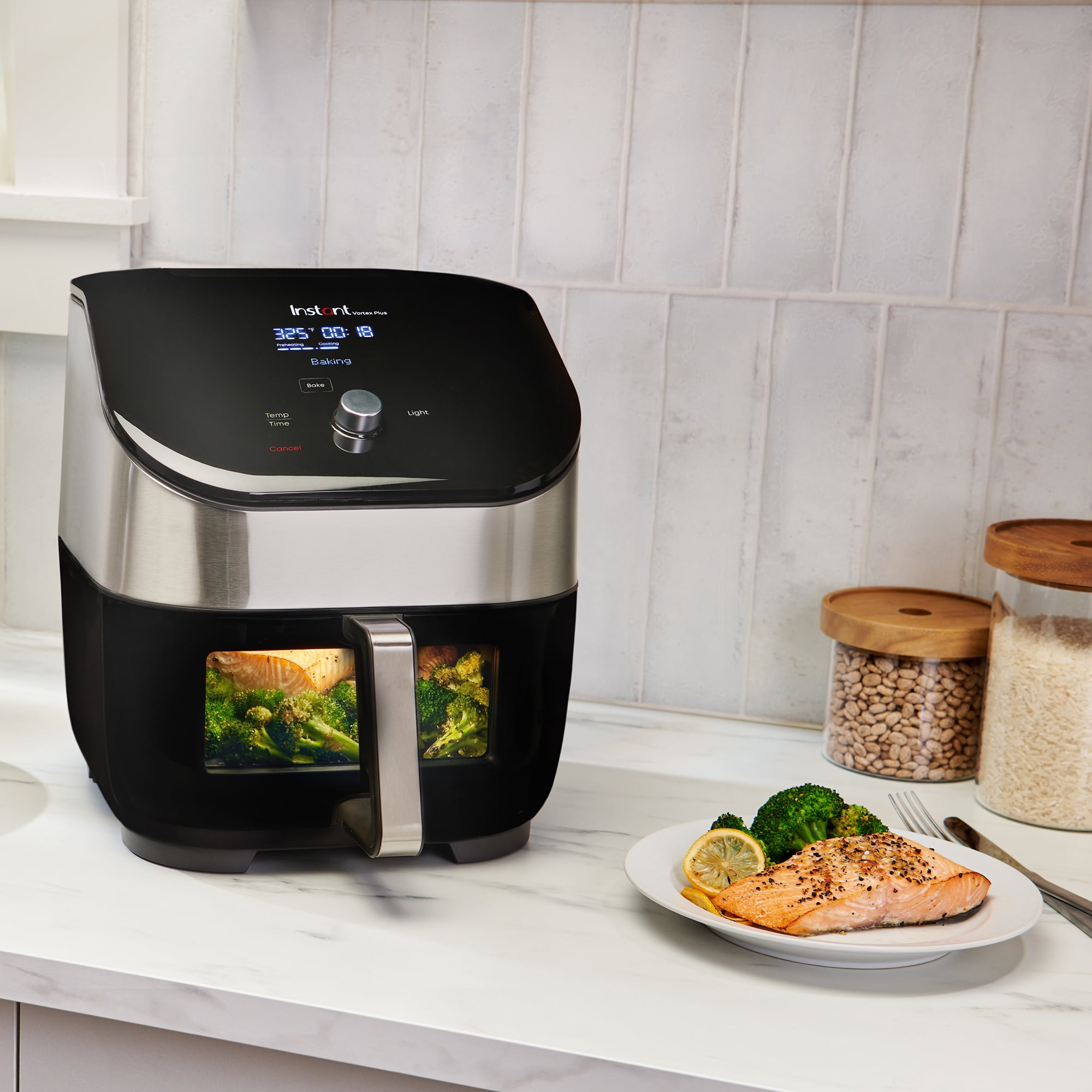 Instant Pot 6QT VORTEX Plus ClearCook 6-in-1 Air Fryer, Clear Windows, Custom Program Options, Crisps, Broils, Roasts, Dehydrates, Bakes, Reheats, from the Makers of Instant Pot, Black
