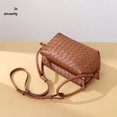 thumbnail image 5 of Bolso de mano para mujer nuevo diseño de nicho 2024, bolso tejido a mano versátil, bolso de cámara cruzado con un solo hombro único y moderno, 5 of 5