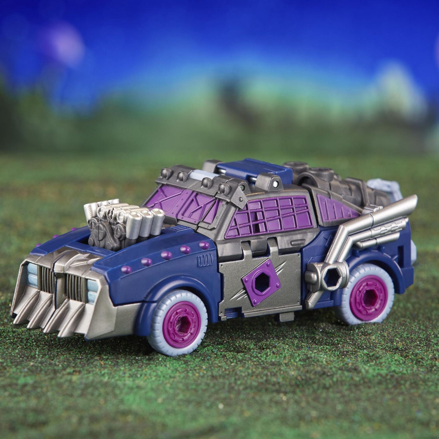 Transformers Toys Legacy Evolution Deluxe Axlegrease Toy, 5.5-inch, Action Figure For Boys And Girls Ages 8 And Up