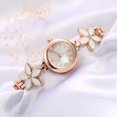 thumbnail image 3 of Reloj analógico de cuarzo Lvpai con esfera redonda y correa de aleación dorada con flores blancas, 3 of 3