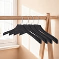 thumbnail image 4 of Perchas de armario únicas de Bargains, 4 piezas, gancho plano suave, percha de prendas, negra, 4 of 5