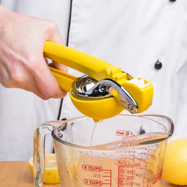 Chef'n 102159017 FreshForce™ Plastic Hand Held Yellow Citrus Juicer