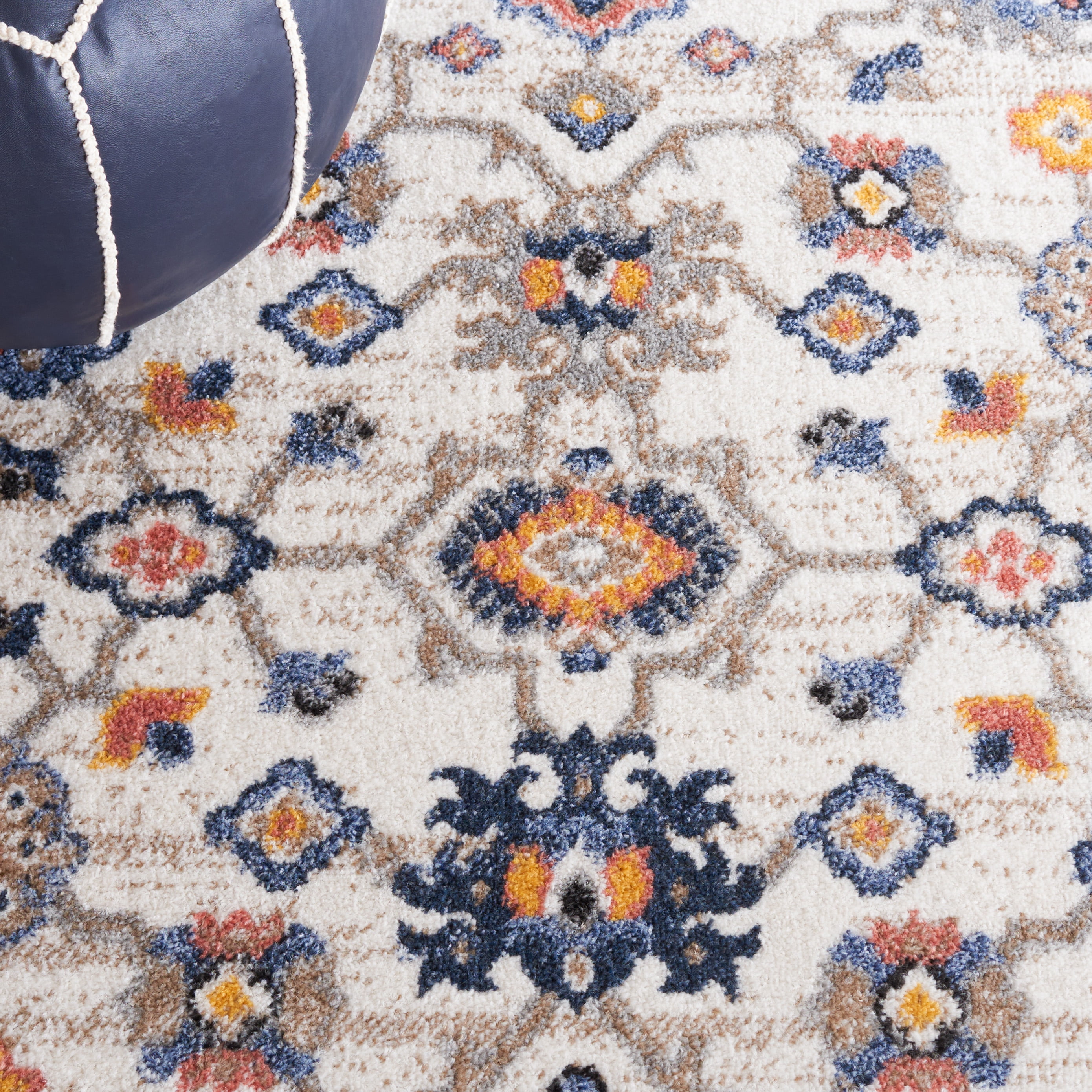 SAFAVIEH Astoria Tatjana Traditional Area Rug, Ivory/Rust, 4' x 6'