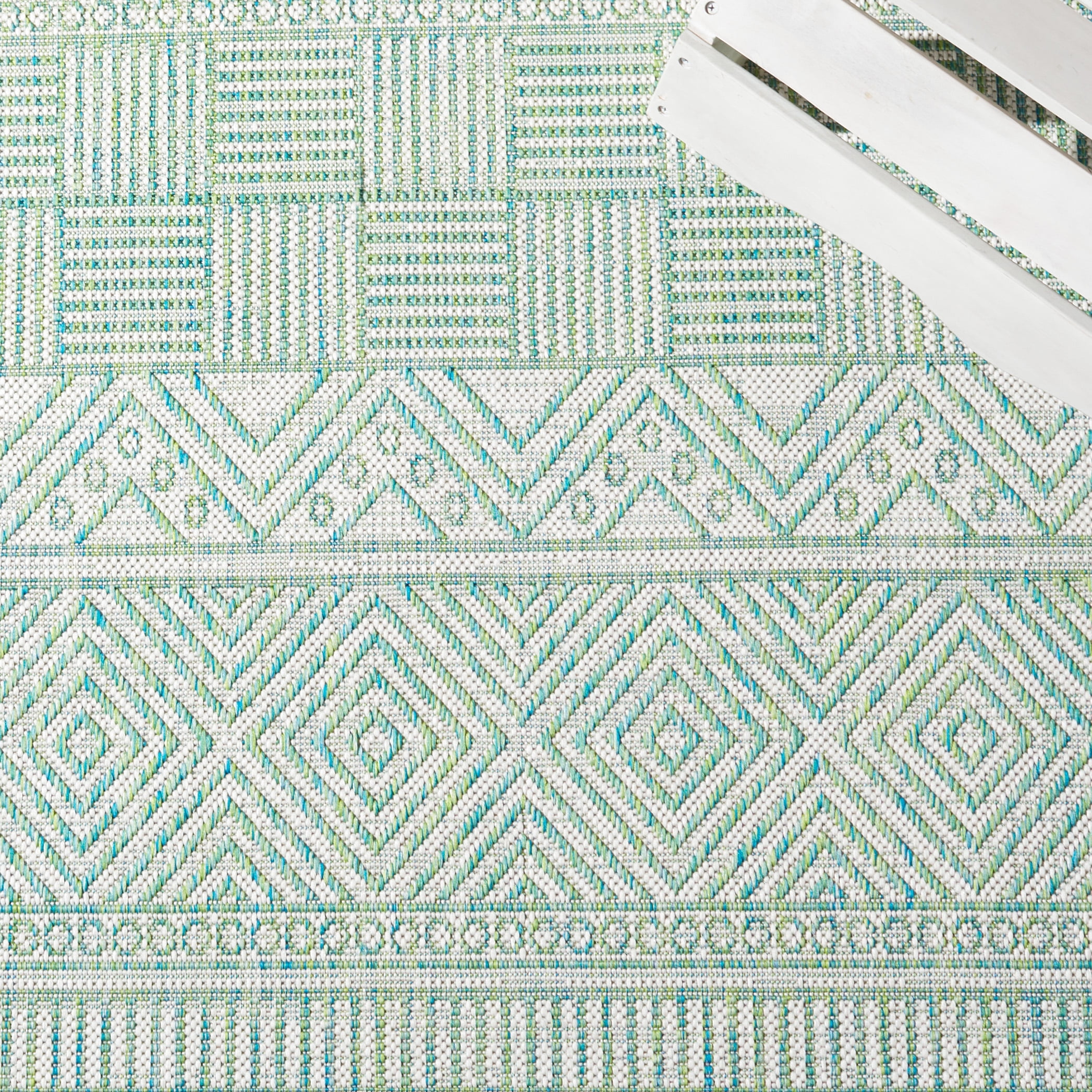 SAFAVIEH Courtyard Altan Geometric Indoor/Outdoor Runner Rug, Beige/Green, 2'3" x 8'