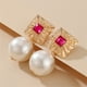 thumbnail image 5 of Xihbxyly Pendientes Exagerados, Elegante Diseño de Diamante Cuadrado, Elegante Detalle de Colgante de Perla, Encanto Bohemio y Gusto Único, Perfectos para Fiestas o Bailes Navideños, Accesorio de Mod, 5 of 7