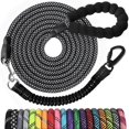 thumbnail image 1 of Correa larga para perro de 30 pies: correas de cuerda resistentes para entrenamiento de perros con gancho giratorio bloqueable, hilos reflectantes, elástico y mango acolchado, correa para, 1 of 8