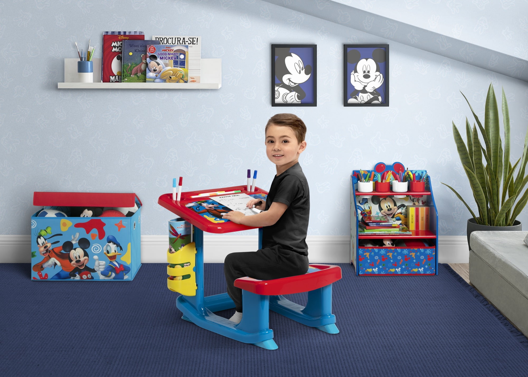 Mickey mouse 2024 toy box walmart