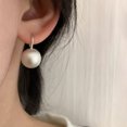 thumbnail image 1 of Pendientes de plata de ley 925 para mujer, aretes de bola brillantes simples a la moda, joyería para prevenir alergias, accesorios navideños para fiestas, 1 of 2