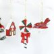 thumbnail image 3 of Colgante de árbol de Navidad, adornos colgantes de Casa de muñeco de nieve de caramelo rojo y blanco, decoraciones de fiesta de Navidad de Año Nuevo, regalo de Noel 2024, 3 of 4
