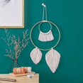 thumbnail image 1 of Decoración de borlas de hojas tejidas Boho Chic de plumas para colgar en la pared Cott, 1 of 5