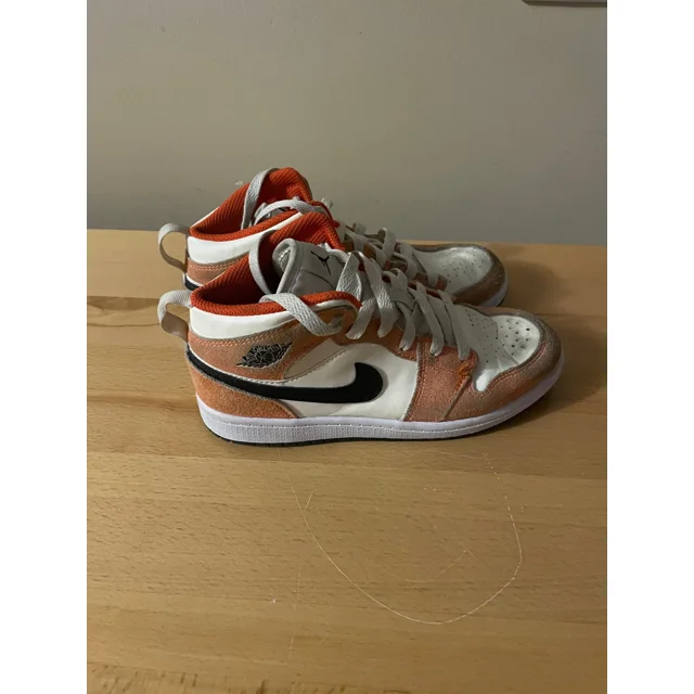 N I-K-E A i r-Jor-dan 1 Mid Boys Size 3Y Orange Athletic Shoes Sneakers DV1341-800