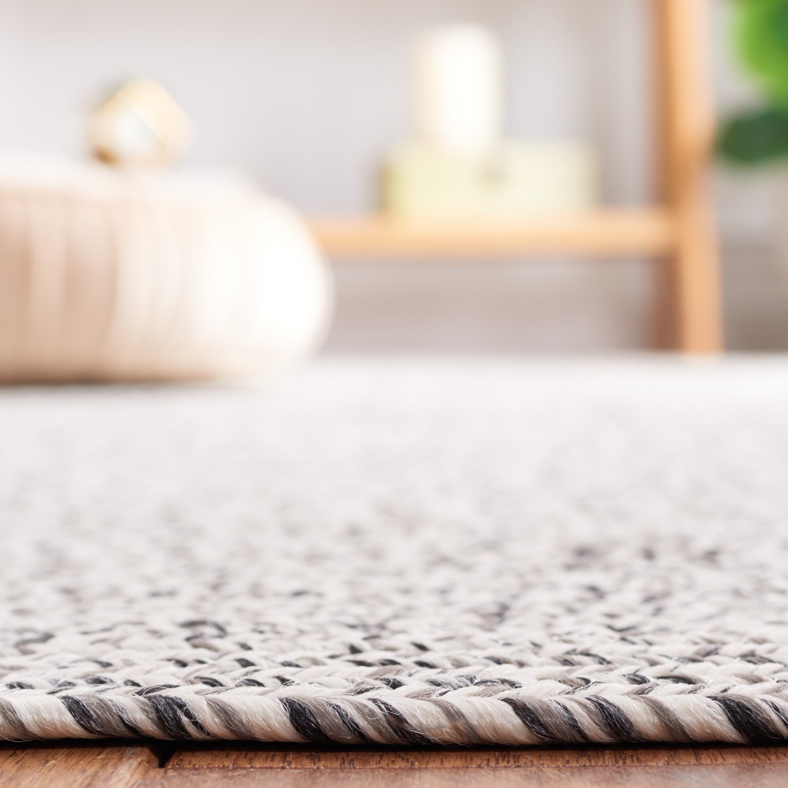 Safavieh Braided 10' X 14' Hand Woven Rug in Gray / Ivory