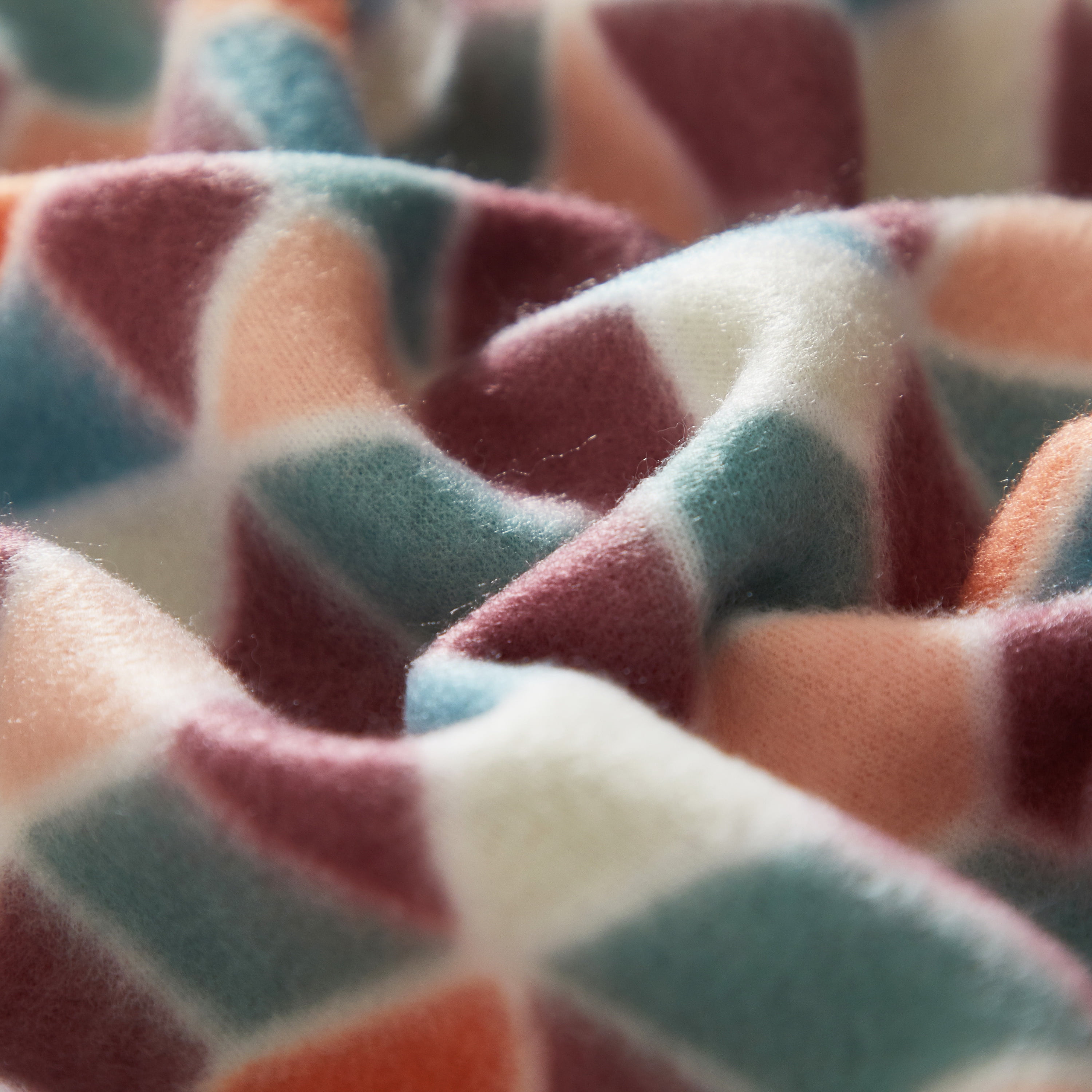 Mainstays Plush Throw, 50" x 60", Geo Abstract
