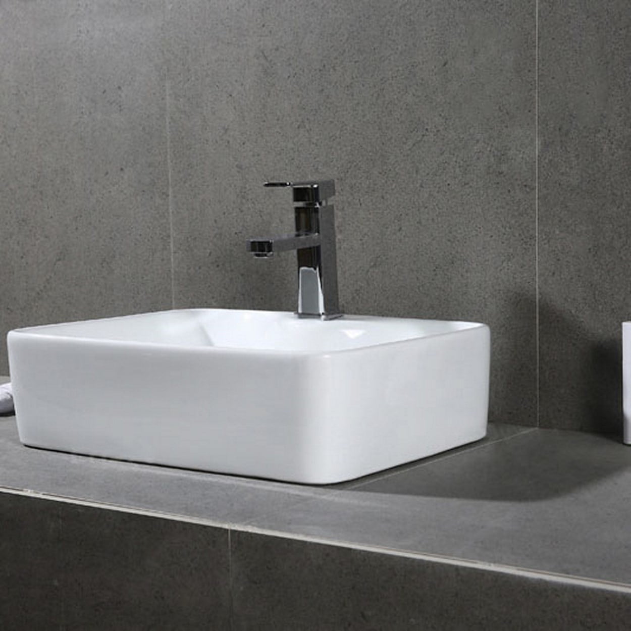 Safavieh Solea Fen Bathroom Sink in White