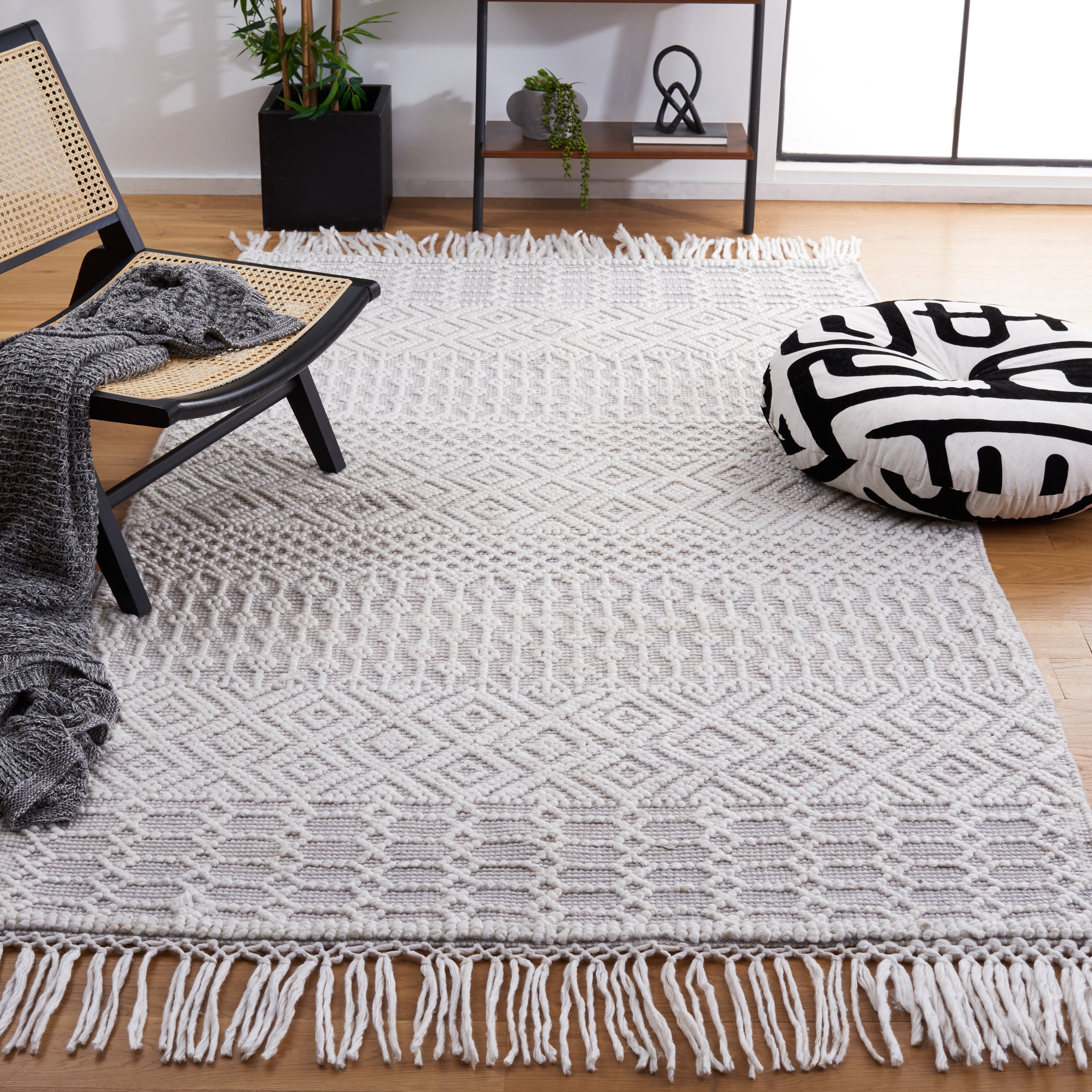 SAFAVIEH Casablanca Braelyn Diamond Area Rug, Grey/Ivory, 8' x 10'