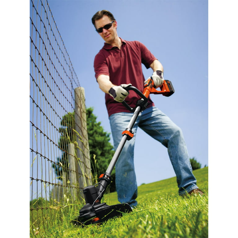  BLACK+DECKER 20V MAX String Trimmer/Edger & Sweeper Kit with  Extra 4-Ah Lithium Ion Battery Pack (LCC222 & LB2X4020) : Patio, Lawn &  Garden