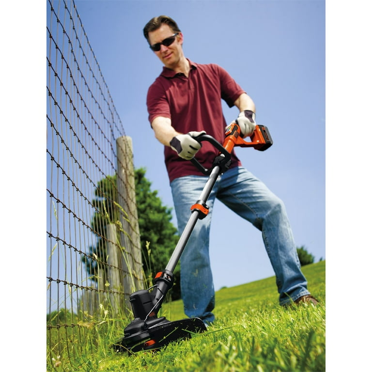 BLACK+DECKER LCC140 40V MAX* Lithium-Ion Cordless Trimmer BLACK+DECKER LCC140 40V MAX* Lithium-Ion Cordless Trimmer