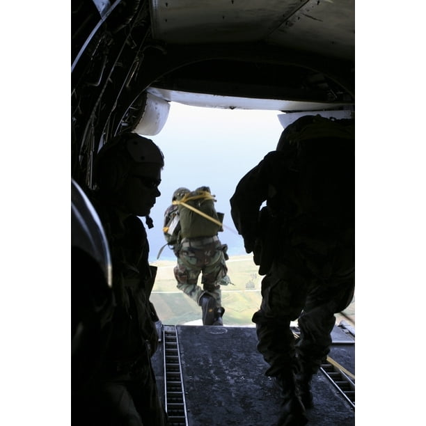 List 95+ Pictures what is a static line jump from helicopter Sharp