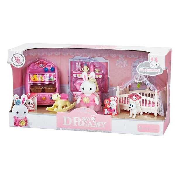 Juguete Casa de Muñecas Set de Bebé Conejito con Cuna, Caballito Mecedor, Accesorios y Figuras Incluidas