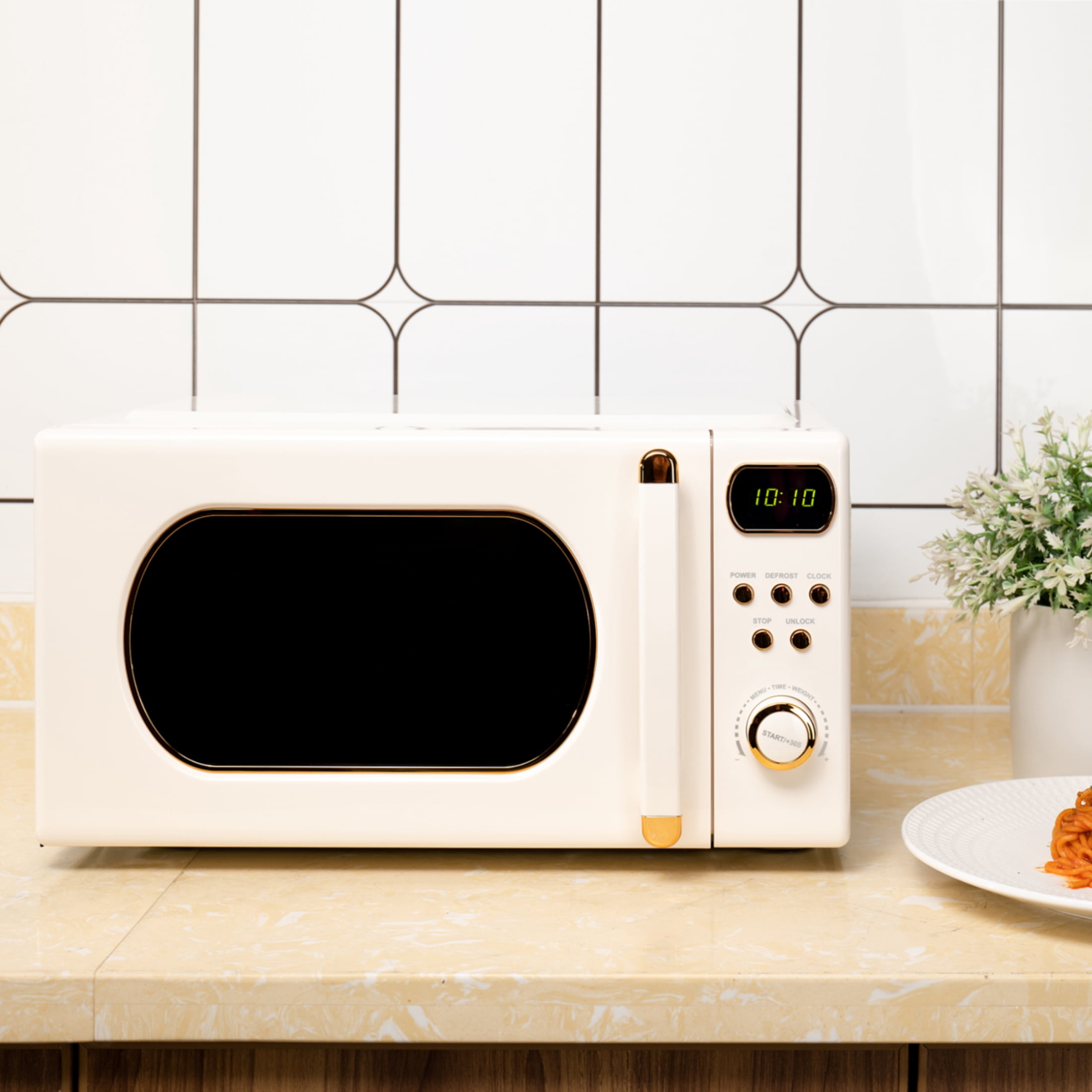 Mainstays 0.7 Cu ft Retro Countertop Microwave Oven , 700 Watts, Vanilla Dream, New