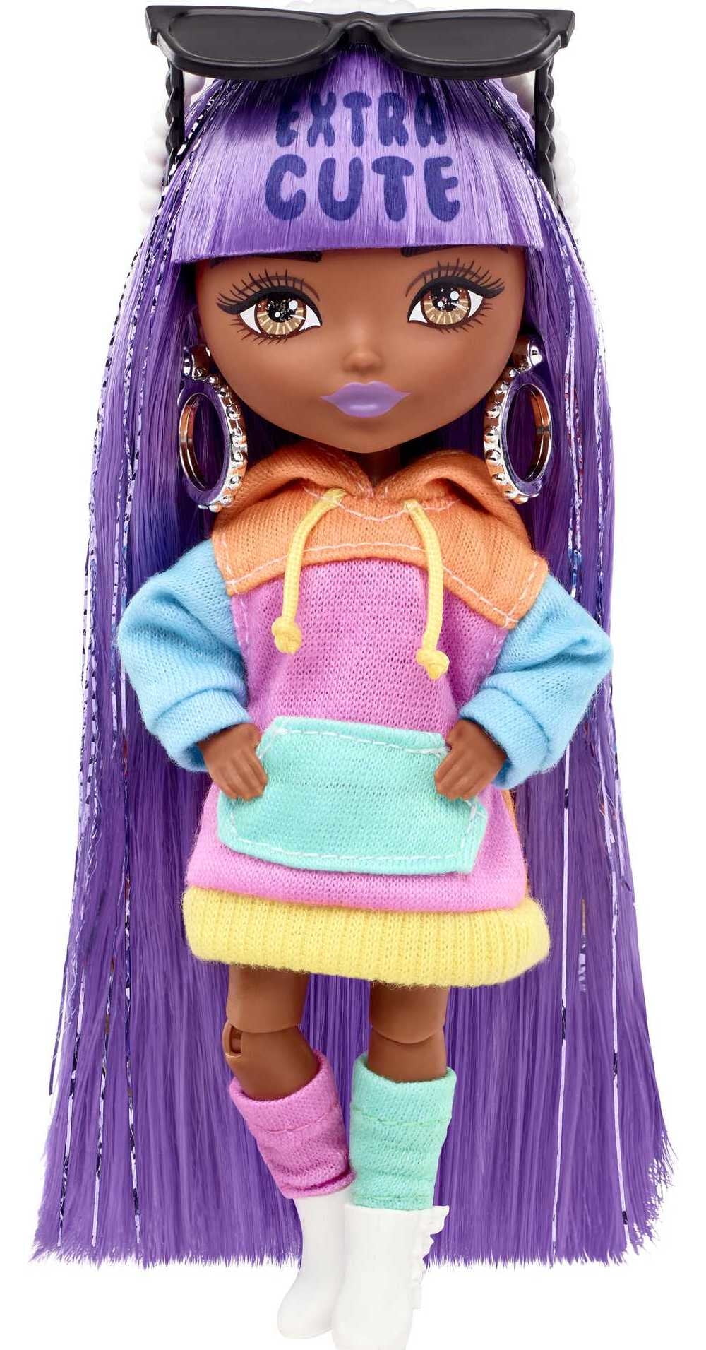 Barbie Extra Minis Doll #7 (5.5 in) in Fashion & Accessories, with Doll Stand