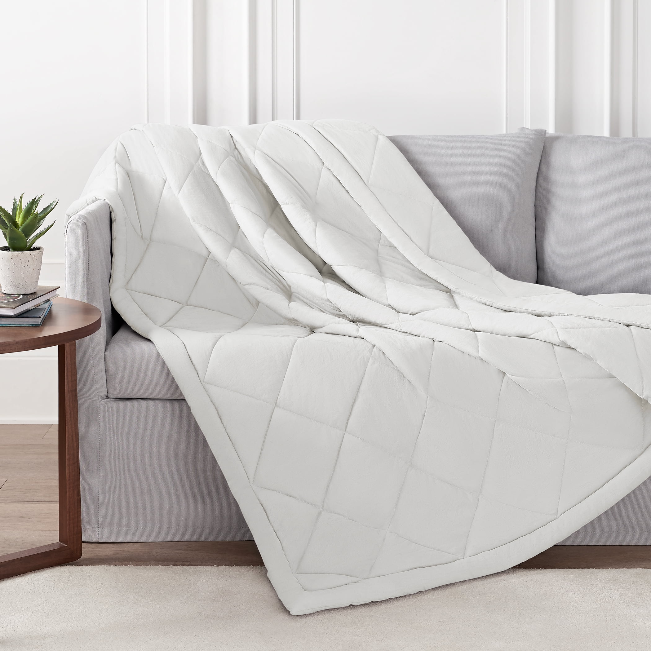Serta Supersoft Cooling Lightweight Blanket, Microfiber Wrinkle Resistant Throw Blanket, Twin/ Twin XL, Snow White