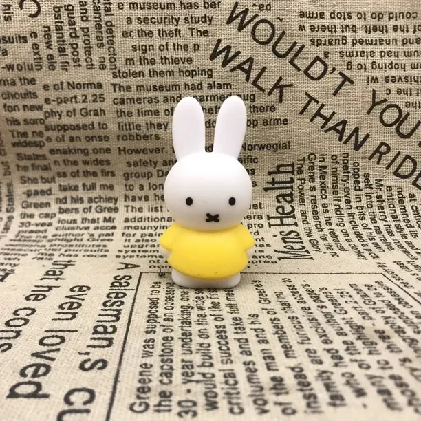 Figuras de acción japonesas Miffys, modelo de conejo de lectura, juguetes, muñeca de dibujos animados, decoración de pastel de escritorio, juguetes coleccionables, regalos para niños