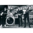 thumbnail image 2 of The Beatles - Tarjeta Postal Daily Echo Diseño Estándar (Negro, Blanco), 2 of 2