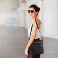 thumbnail image 2 of Bolso bandolera LEDERBUCK Olga Large de piel suave negro, 2 of 9