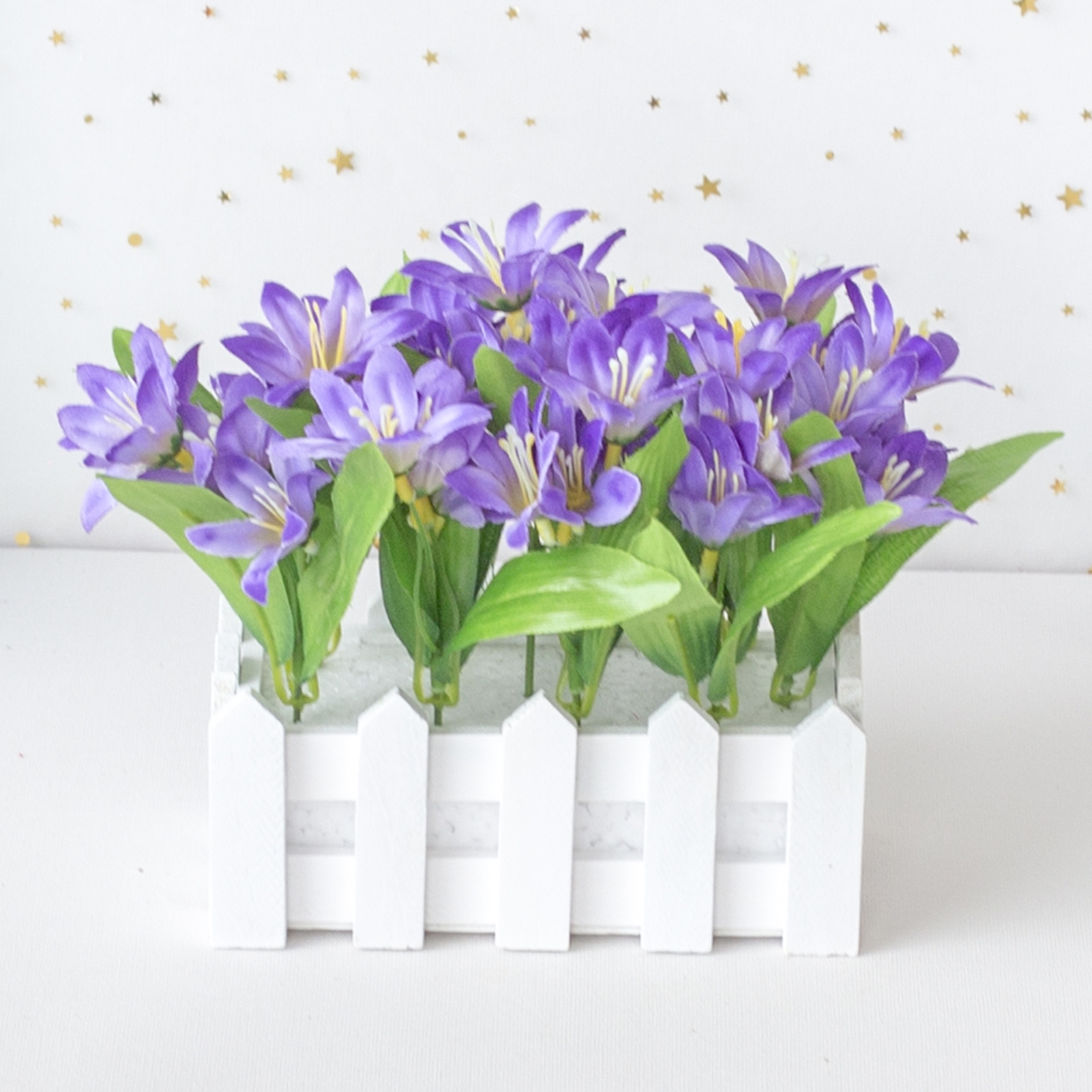 xinhuadsh Fake Flower Pot Fadeless Ornamental Fake Lily Flower Pot