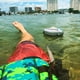 thumbnail image 5 of Portavasos Flotante Inflable Human Bobber Shark Large para Alberca, 5 of 7