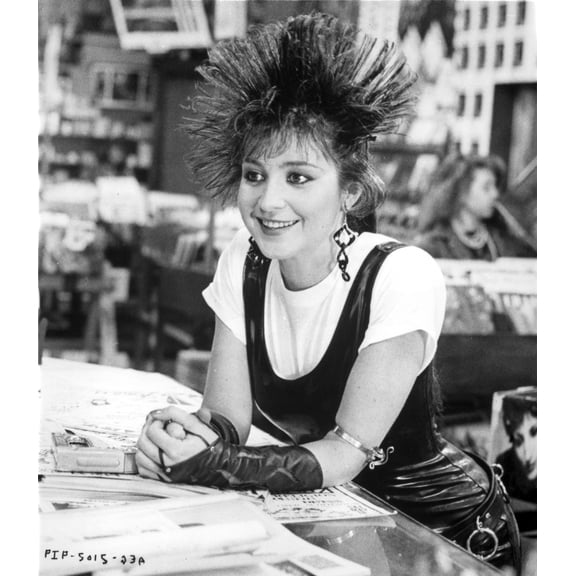Annie Potts Seated in Classic Photo Print (24 x 30)