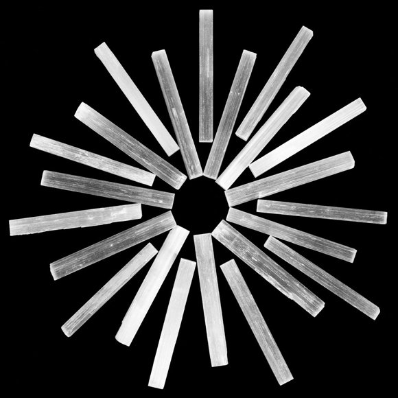 HLONK 28Pcs Selenite Sticks Meditation Selenite Crystal Wands Energy Drawing Protection Selenite Rods