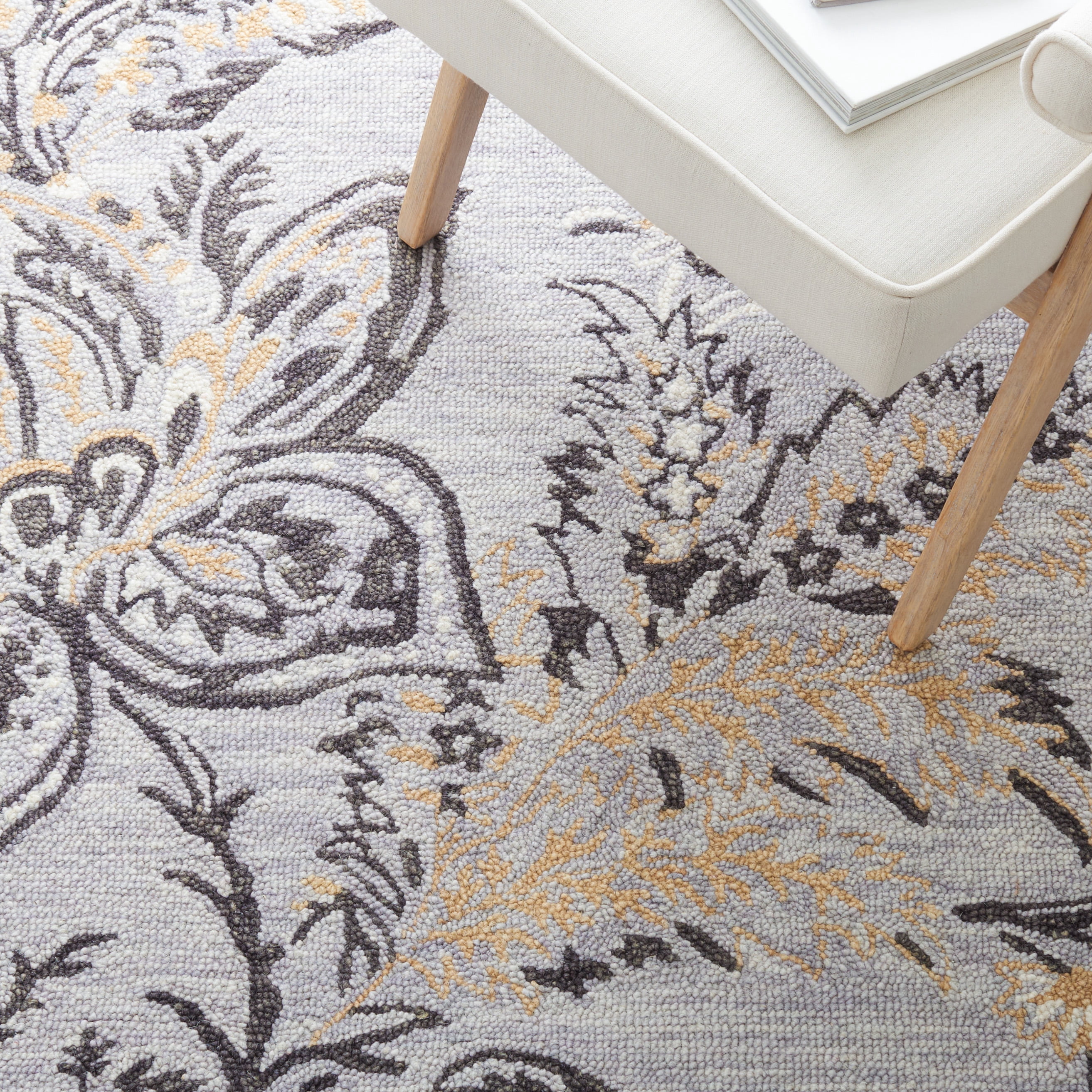 Safavieh  Handmade Blossom Yael Wool Rug 6' x 6' Round 6' Round Indoor, Handmade Living Room, Bedroom, Dining Room Round