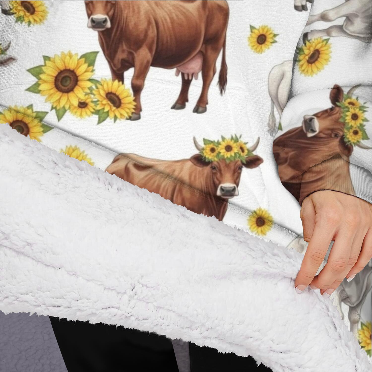 Oversized Wearable Blanket Hoodie,Highland Cow Sunflower Cow Pattern Sherpa Blanket Hoodie with Super Pockets,Super Warm Fuzzy Pullover for Women & Men