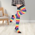 thumbnail image 3 of Qarigey Paquete de 2 calcetines a rayas de talla grande hasta el muslo, transpirabilidad, apariencia única y flexible, calcetines antideslizantes, Medias arcoiris negro, 3 of 6