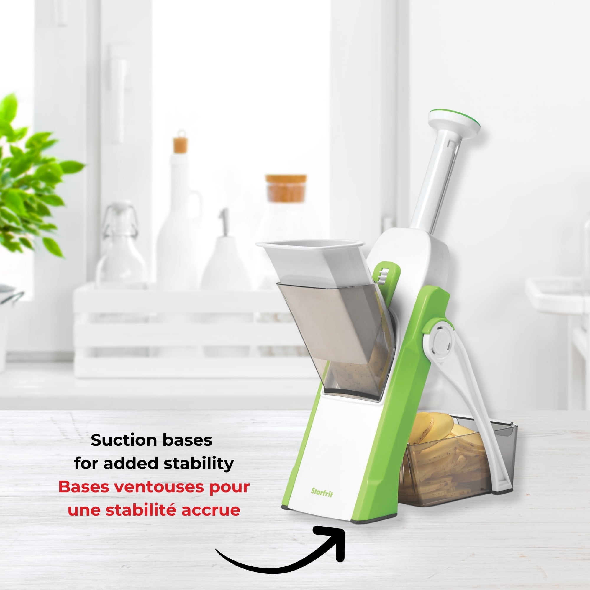 Starfrit Pump'N'Slice, Mandoline Verticale, Coupe-Aliments, Trancheuse Sécuritaire, Lames Enfermées, Pompage À Une Main, Épaisseur Ajustable, Se Plie Pour Rangement, Outil De Nettoyage Inclus Le trancheur Pump-N-Slice de Starfrit coupe rapidement fruits et légumes avec une pompe facile. Lames ajustables en acier inox de 0,5 à 8 mm. Lames sécurisées, design compact avec pieds pliables, et pièces lavables au lave-vaisselle pour une préparation rapide et un nettoyage facile.