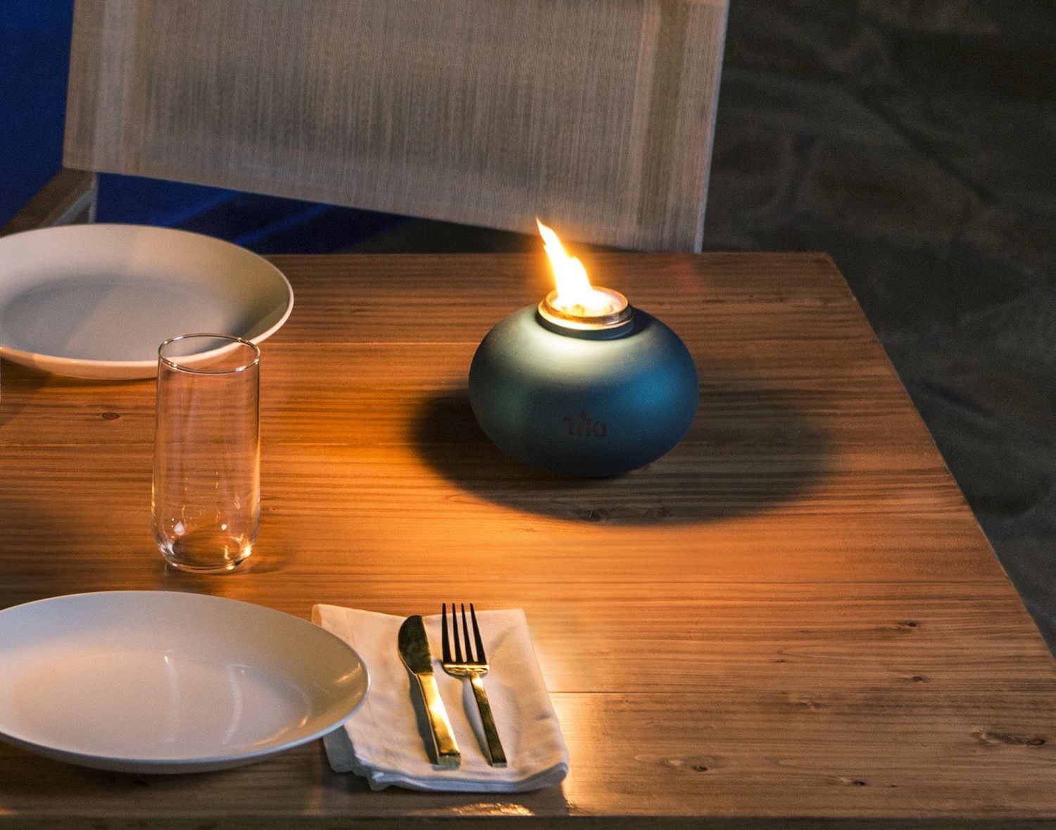 Cheminée de table Clean Burn de TIKI en forme de perle de la mer en verre