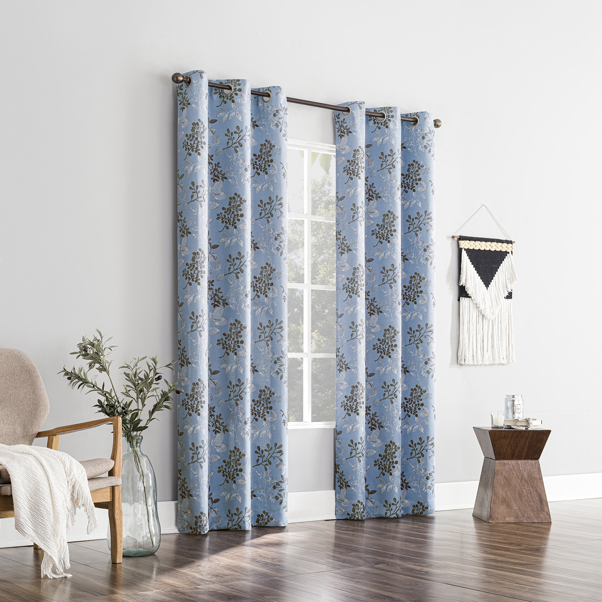 Mainstays Blackout Grommet Single Curtain Panel, 1 Panel, Blue Botanical, 40"W x 95"L